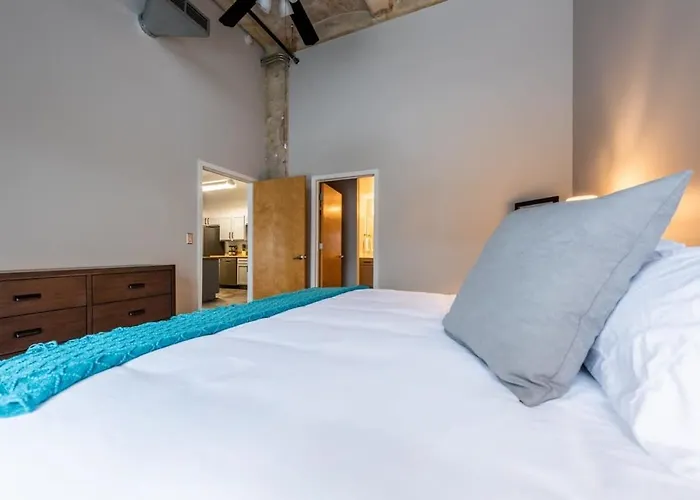3Br Luxury Historic Loft With Gym By Envitae
